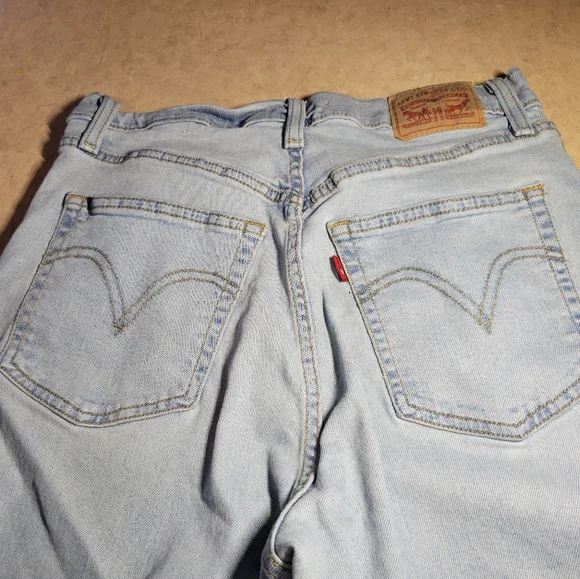 Rare Vintage Levi's women size 31 Ribcage Straight Ankle Jeans in Light Blue - Picture 2 of 10